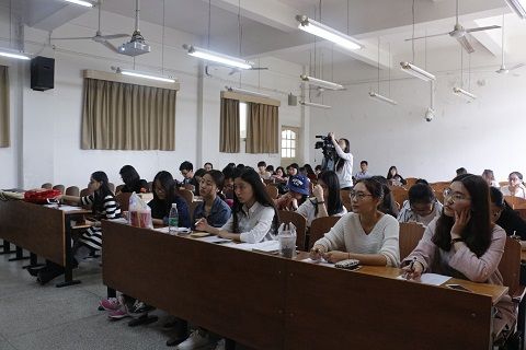 新闻学院举行第十三届团学志宣学生干部竞选演讲